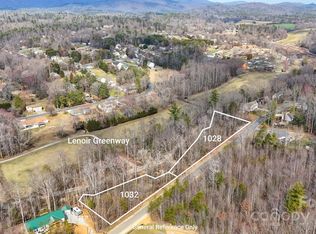1032 Williamsburg Dr NE, Lenoir, NC 28645