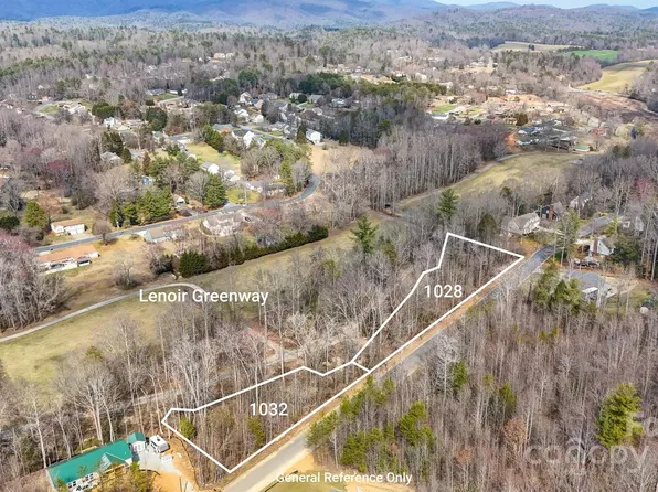 1032 Williamsburg Dr NE, Lenoir, NC 28645