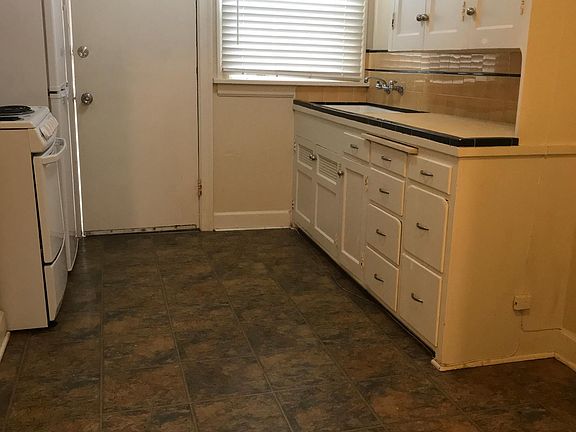 5th image of 302 8th Ave SE