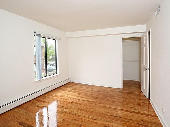 3rd image of 2564 Meadowdale Ln APT 102
