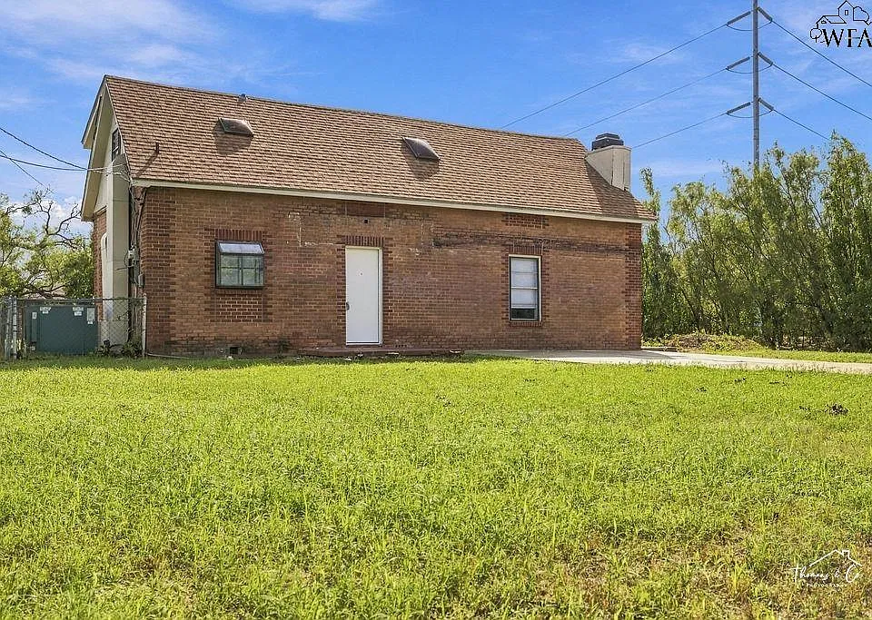 3711 Cumberland Ave