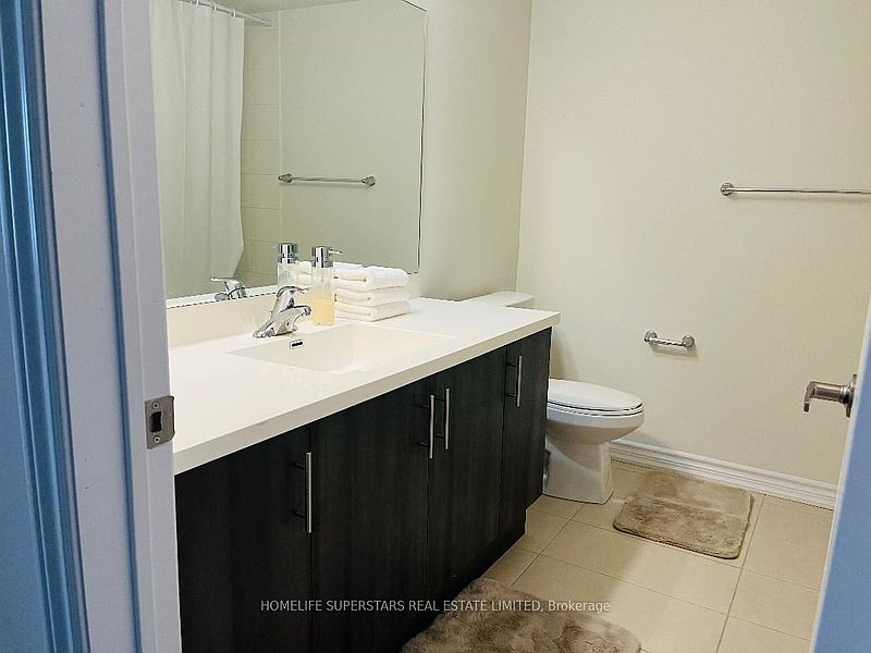 Oakville Townhouse for rent - 3 Bedrooms — photo 12