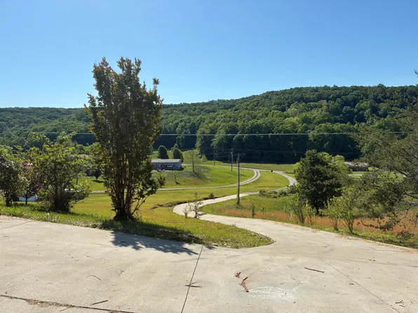 872 S Dogwood Dr, Berea, KY 40403