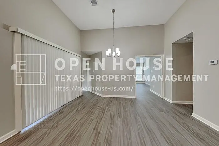 4935 Northfork Dr — Photo 8