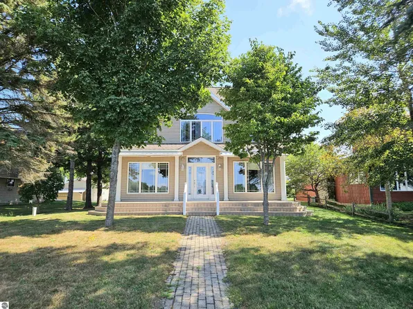 7039 W White Birch Ave, Lake City, MI 49651