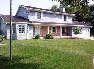 4 Jill Ct, Bloomington, IL 61701