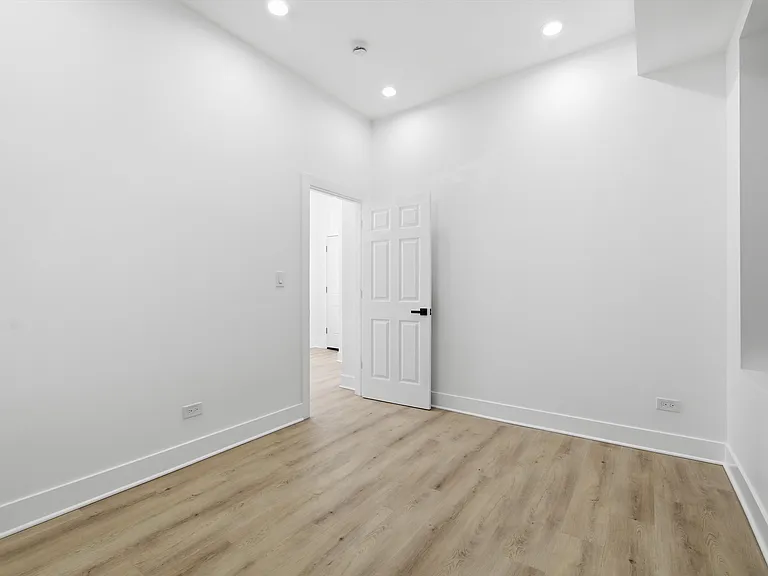 1838 N Damen Ave #2F — Photo 10