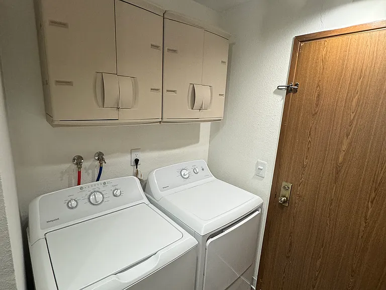 Bryn Mawr Plaza Apartments — Photo 25