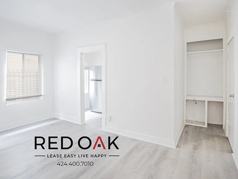816- 822 S Park View St — Photo 5