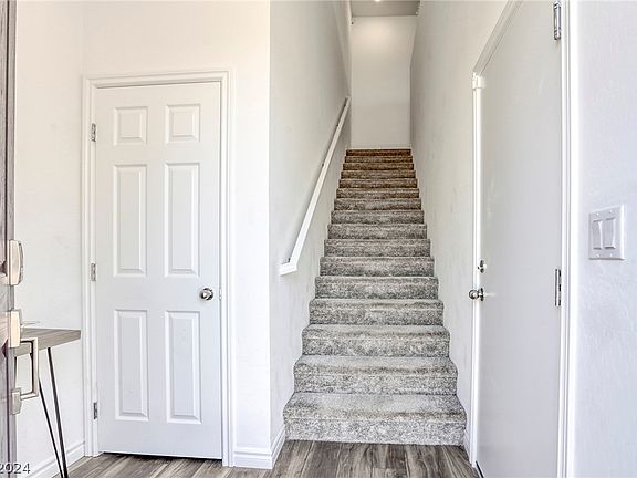 5th image of 20 Barbara Ln #90