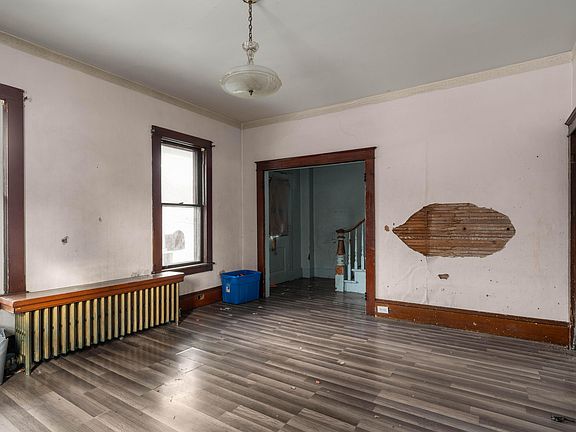 3rd image of 528 N Broad St