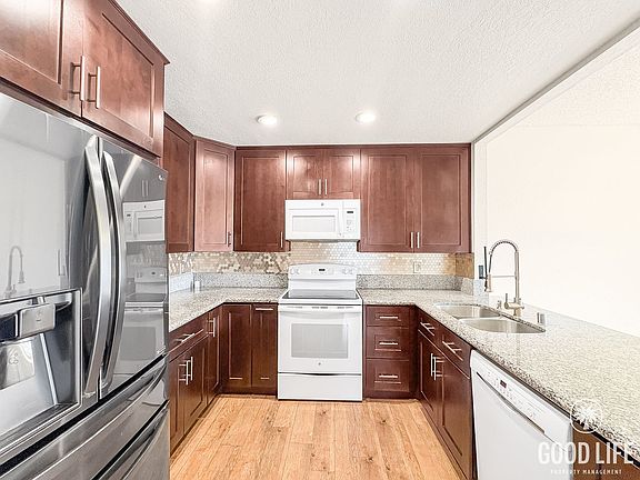 3rd image of 992 Lupine Hills Dr Unit 98