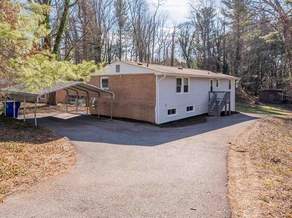 413 Patrick Henry Dr, Blacksburg, VA 24060