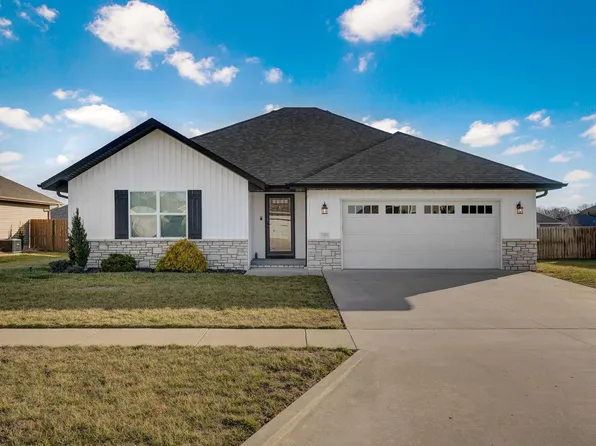 1884 S Lullwood Avenue, Springfield, MO 65802