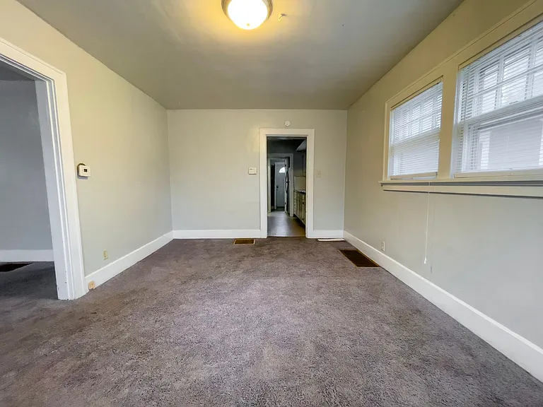 1425 W Gilbert St — Photo 6