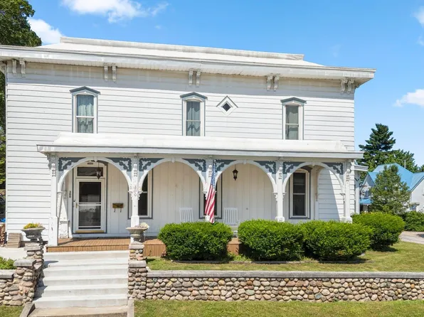 300 Grand St, Ligonier, IN 46767