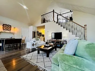 1070 Hawkins Rd — Photo 11