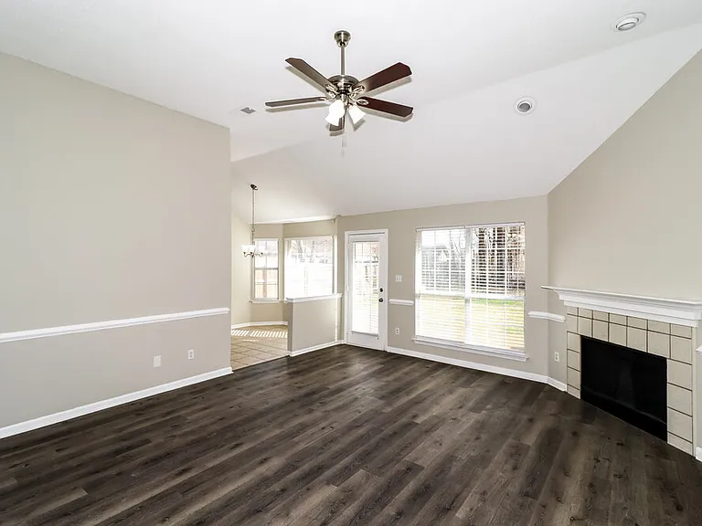 5560 Mary Ln — Photo 6