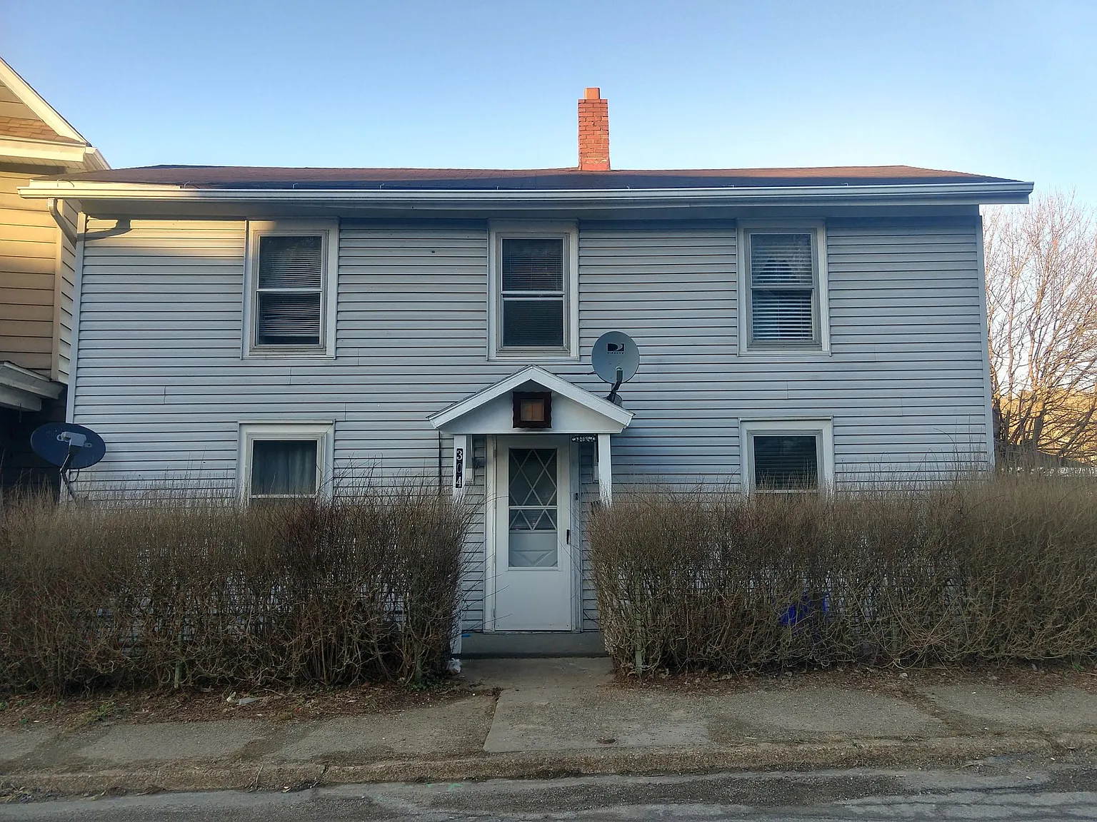 304 E 4th St photo 1