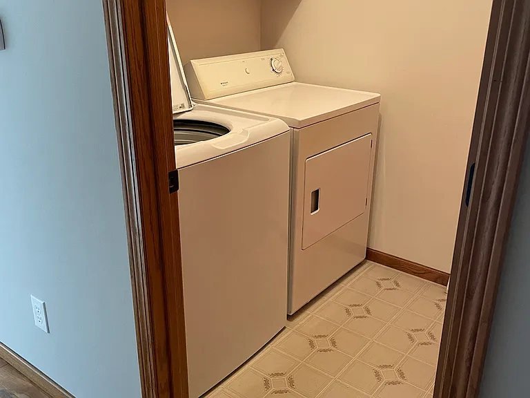 538 Outlook Dr — Photo 5
