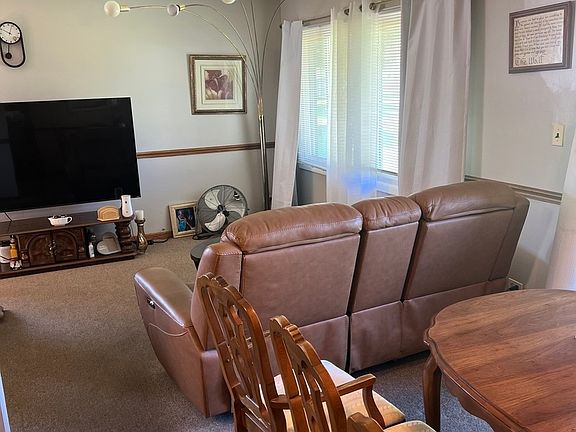 2nd image of 772 Sunset Ct #3