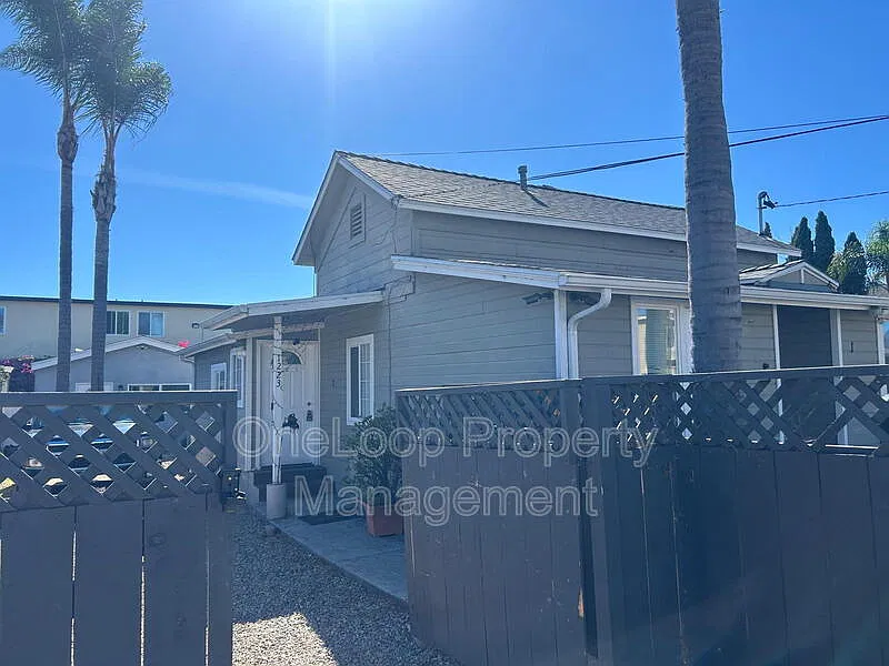 3 bed, 1.0 bath, $3,200 — Photo 2