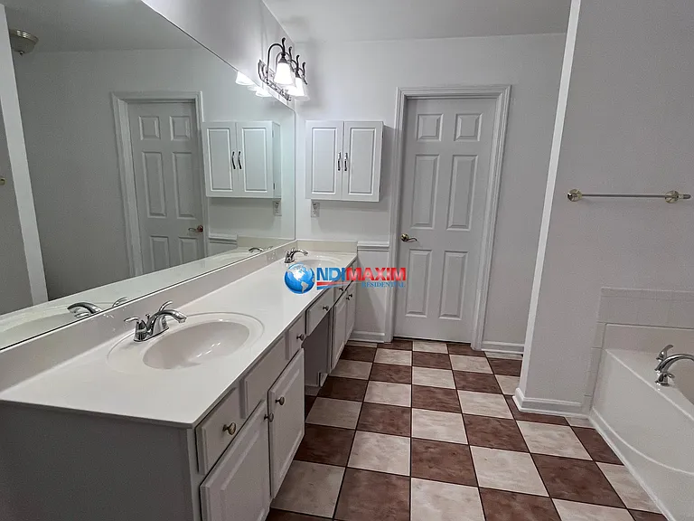 4066 Parkway Cir — Photo 15