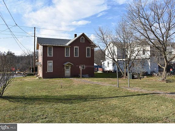 3rd image of 402 E Railroad Ave