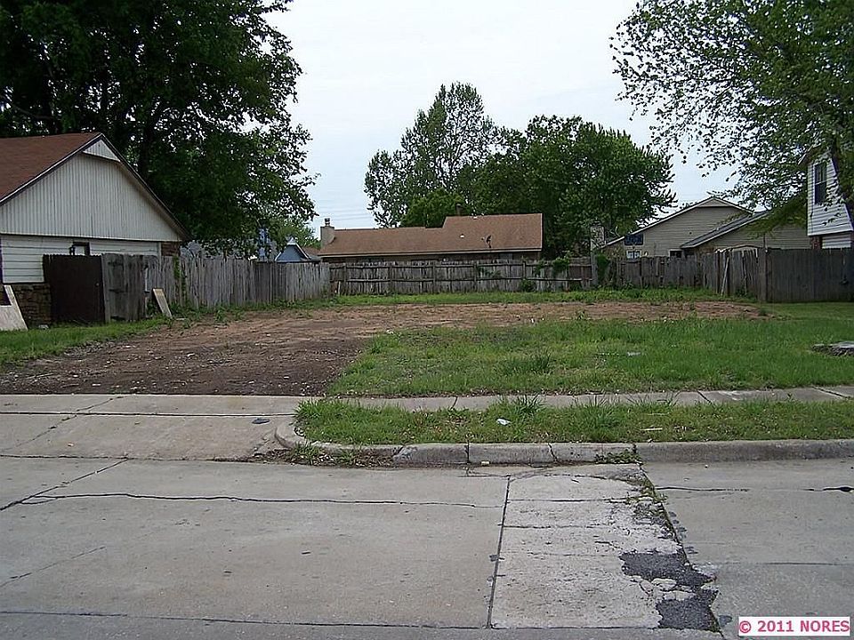 1st image of 3208 S 138th Ave E