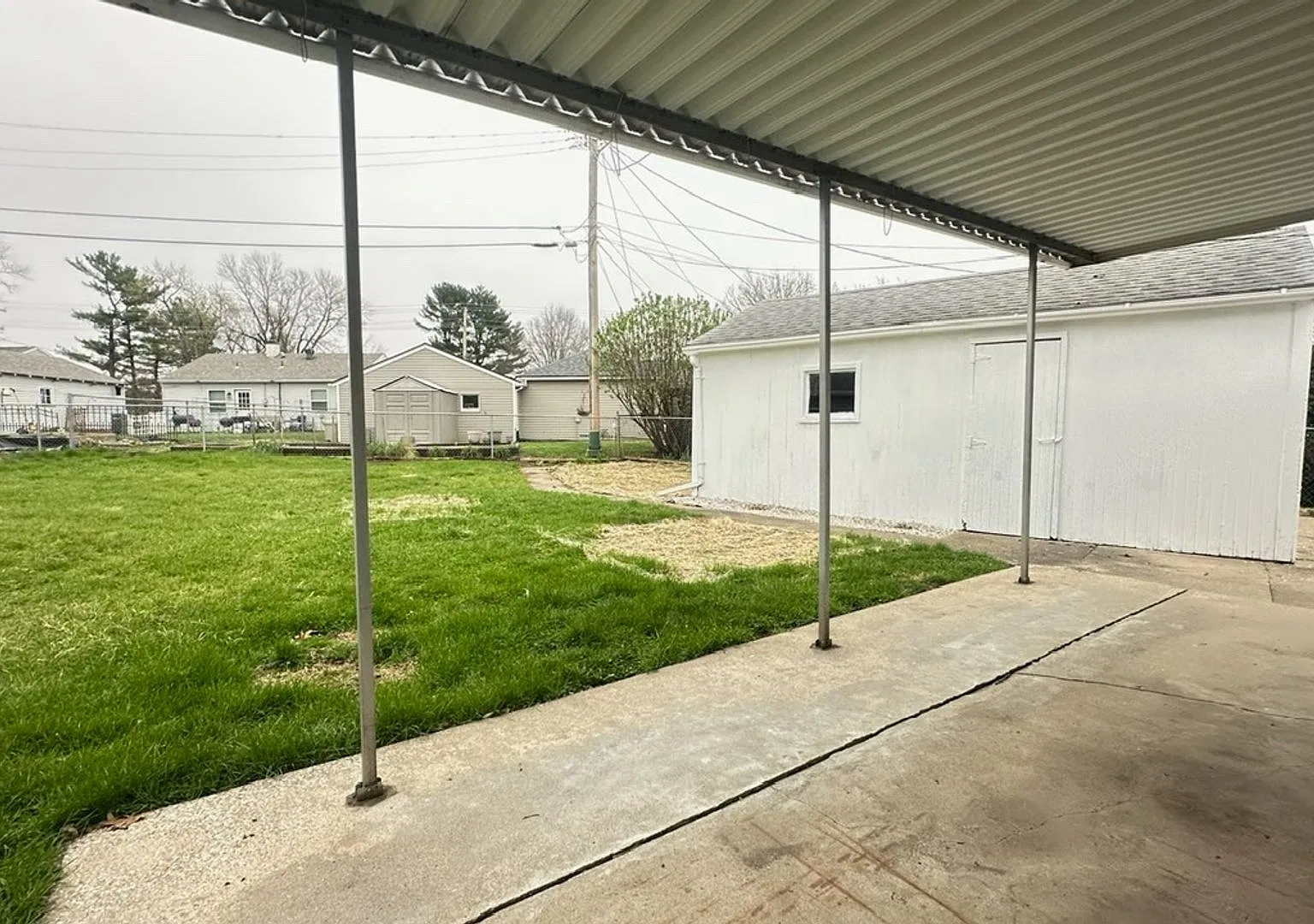 Great layout, cozy 3-bedroom, 1-bath house in a quiet neighborhood — Photo 4