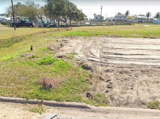 802 S Church St, Rockport, TX 78382