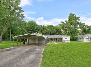 1608 Moorwood Dr, Decatur, IL 62521