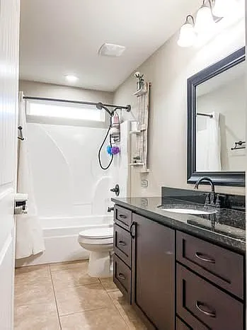 2410 Salamanca St — Photo 4