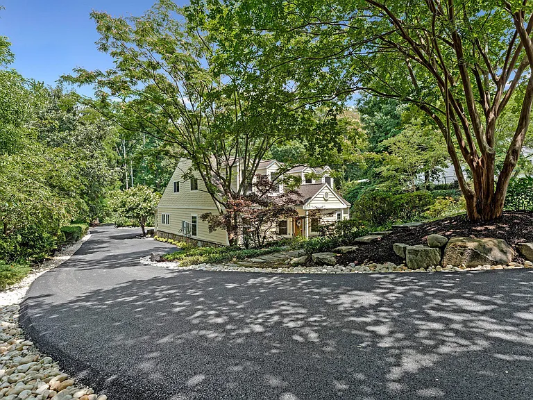 7712 Dolly Dr — Photo 5