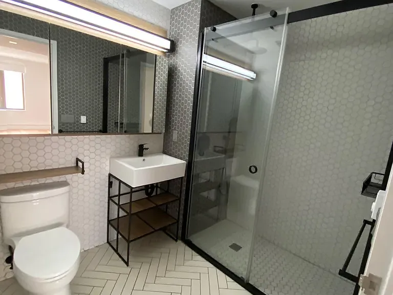 445 W 35th St #4N — Photo 8
