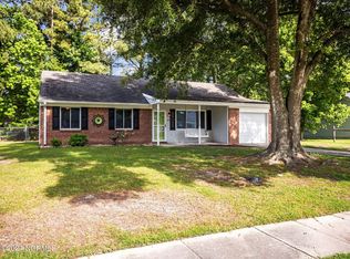 403 Cedar Ct, Jacksonville, NC 28546