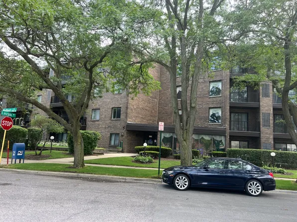 5019 Mulford St APT 404, Skokie, IL 60077