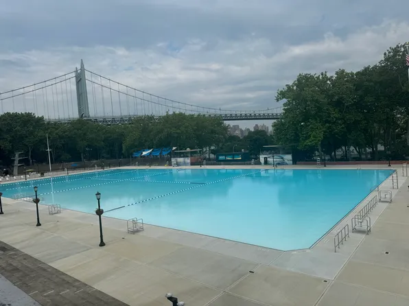 19-19 24th Avenue image 12 of 17