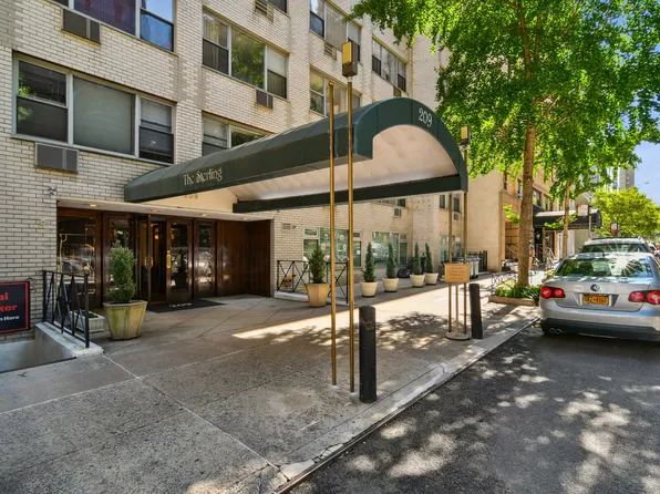 209 East 56th Street image 19 of 34