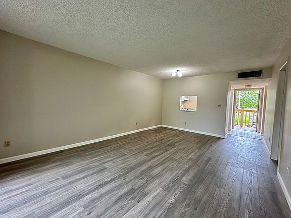 5th image of 6020 NW 64th Ave APT 207
