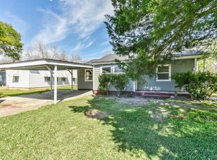 741 Kyle St, Angleton, TX 77515