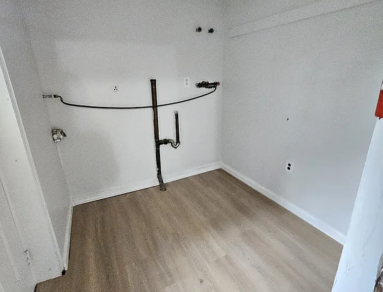 616 Lakes Rd — Photo 11