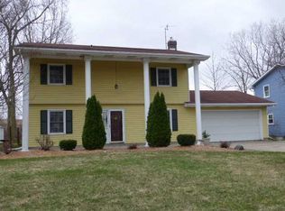 326 Fairview Dr, Bryan, OH 43506
