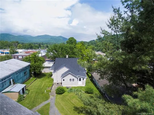 116 Cherry St, Black Mountain, NC 28711