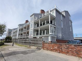 31 Coddington Wharf APT 27, Newport, RI 02840