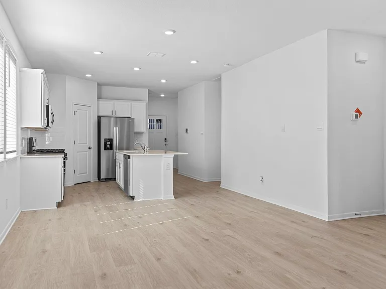 305 Brooks Ranch Dr — Photo 15
