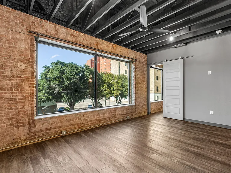 905 9th St #LOFT G — Photo 13