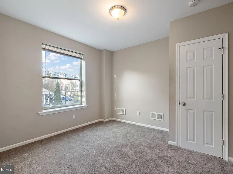 827 N Jackson St #2 — Photo 8