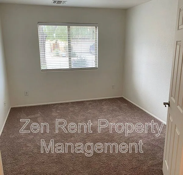4150 E Azurite Rd — Photo 3