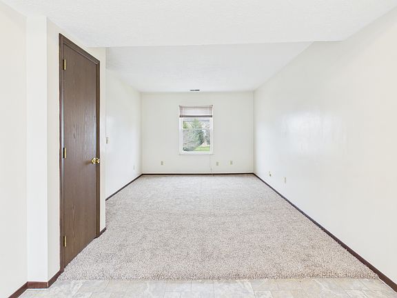4th image of 534 Martin Ave